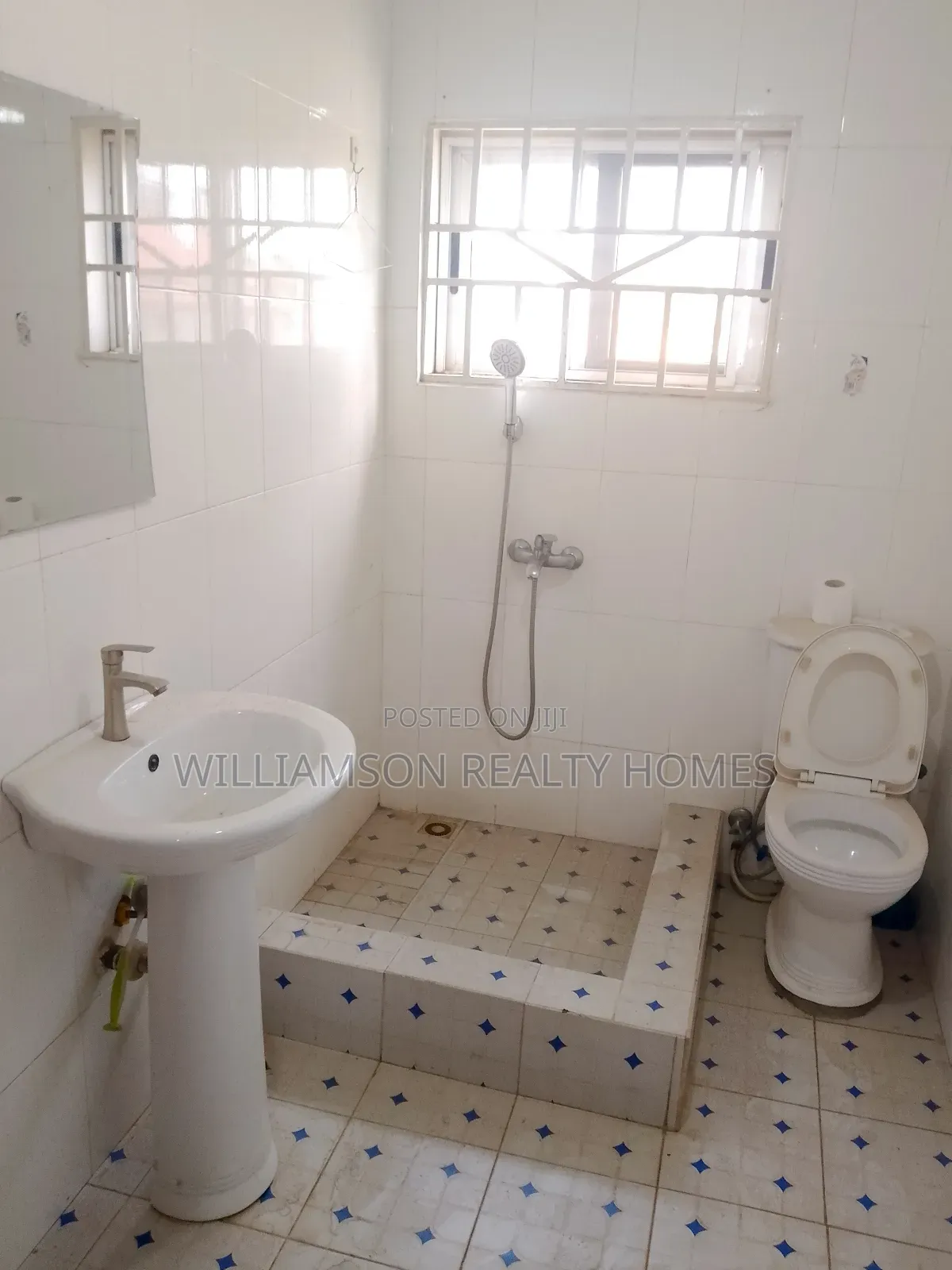4bdrm House in Hfc Estate Area, Spintex for rent