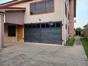6bdrm House in Ashongman Estate for sale