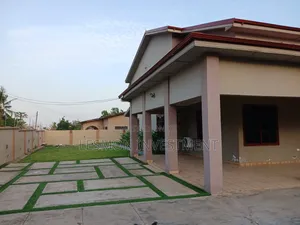 6bdrm House in Ashongman Estate for sale
