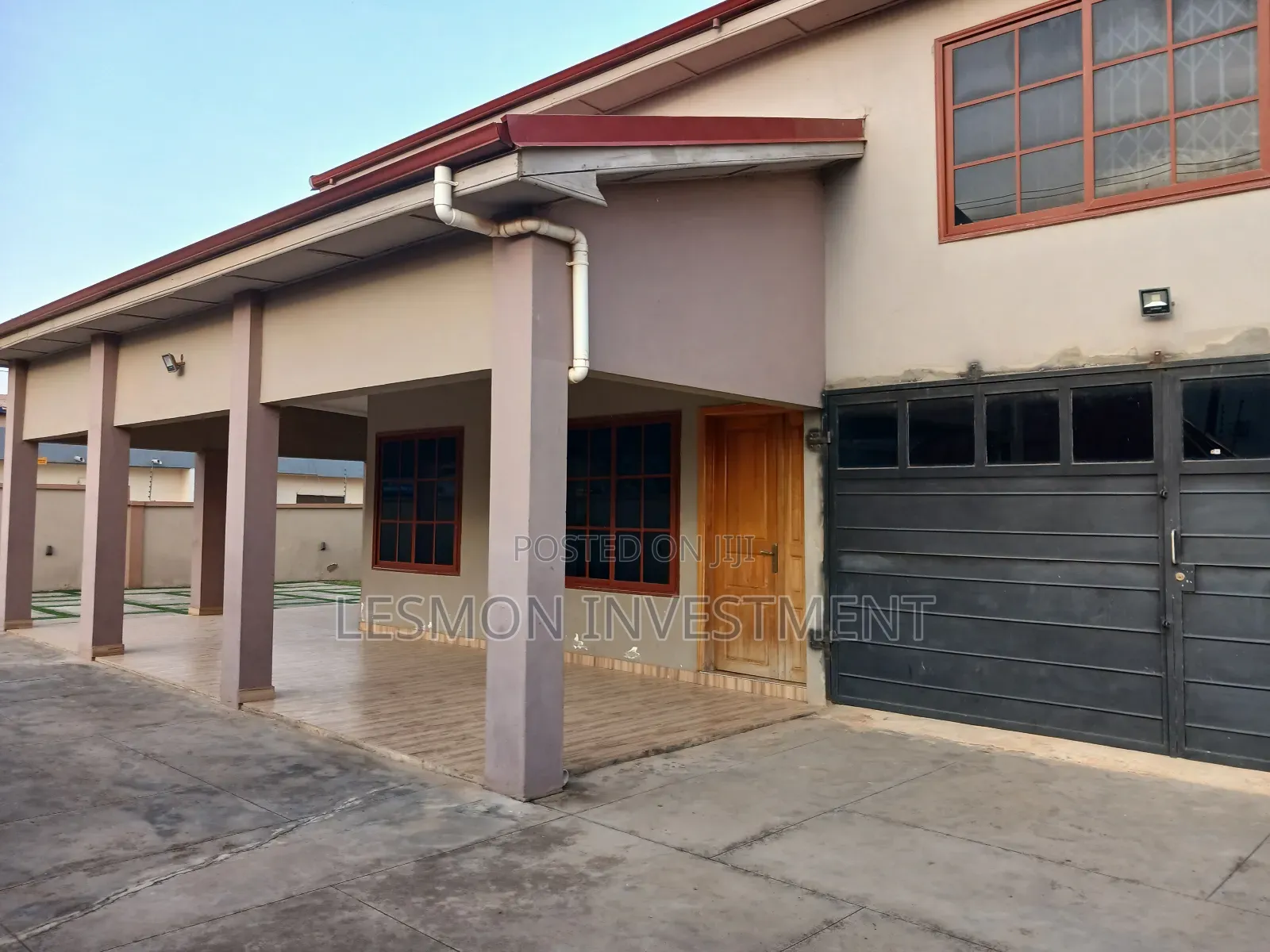 6bdrm House in Ashongman Estate for sale