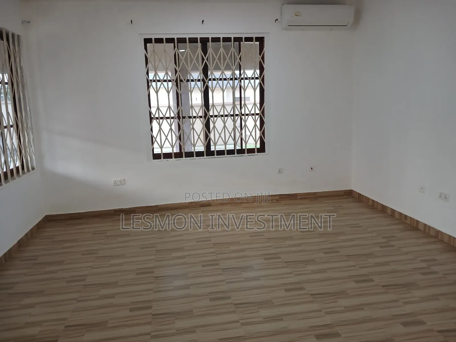 6bdrm House in Ashongman Estate for sale