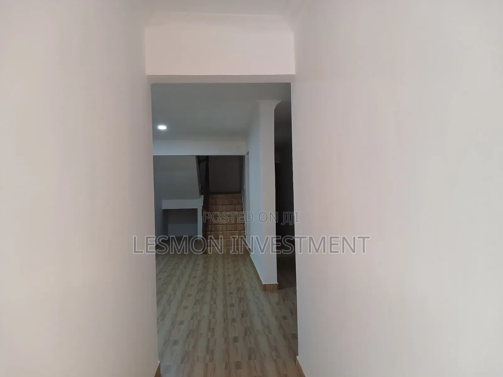 6bdrm House in Ashongman Estate for sale