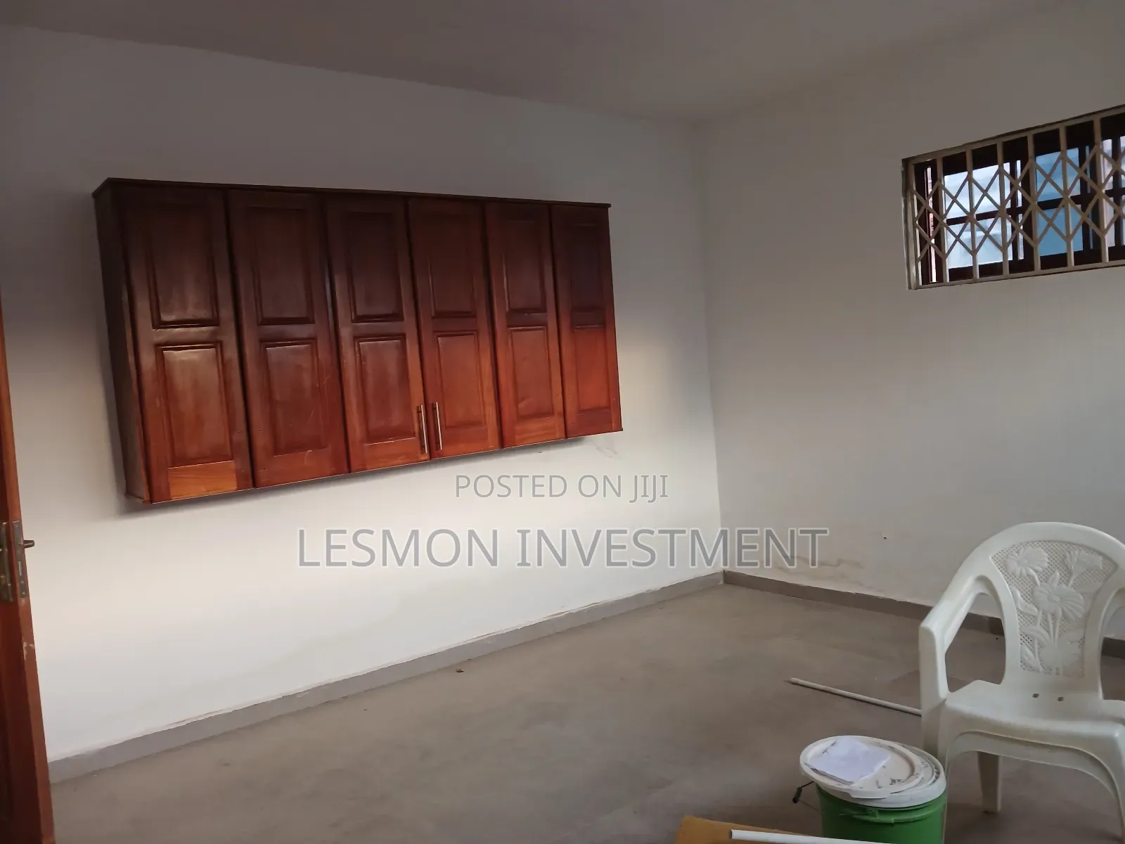 6bdrm House in Ashongman Estate for sale