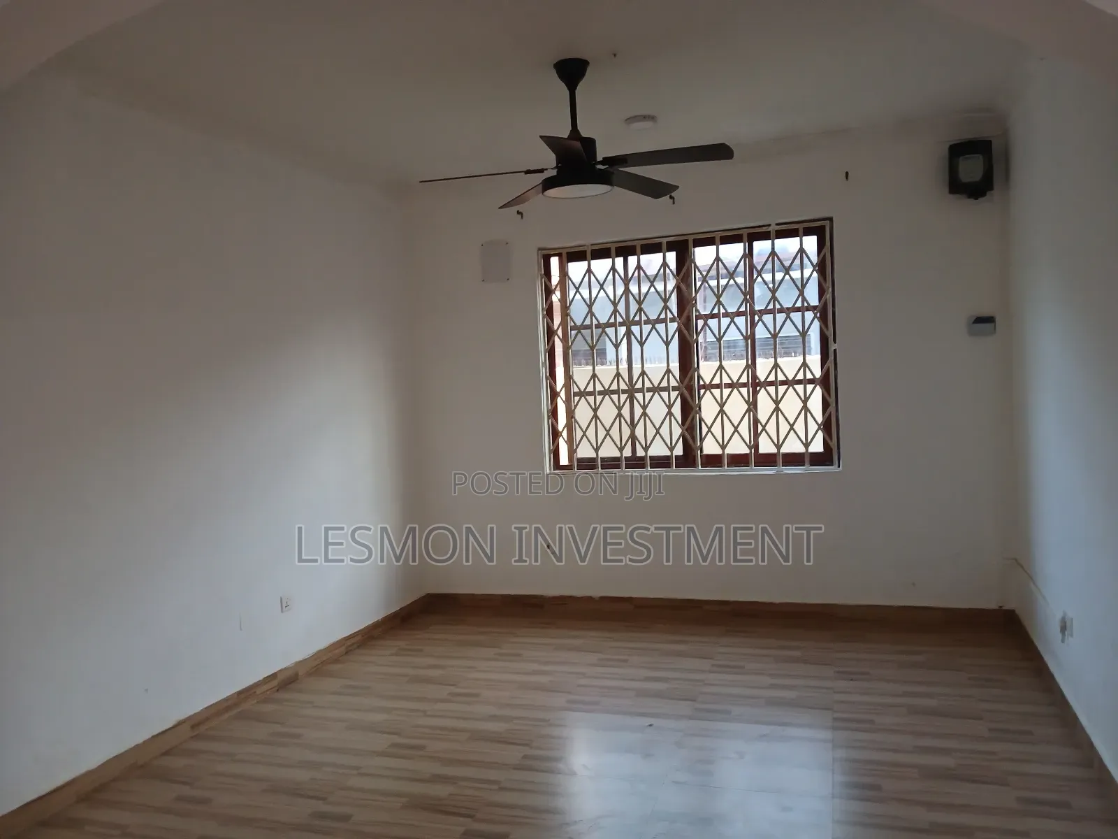 6bdrm House in Ashongman Estate for sale