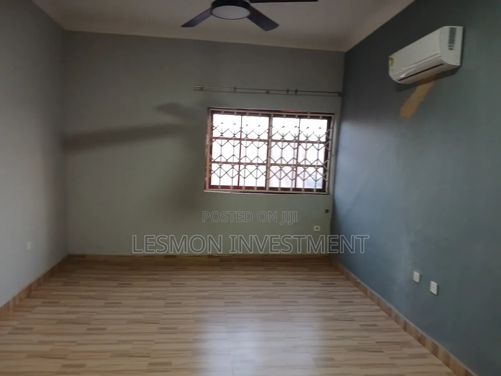 6bdrm House in Ashongman Estate for sale