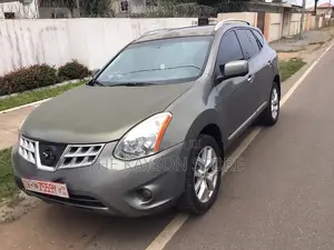 Nissan Rogue for Rent