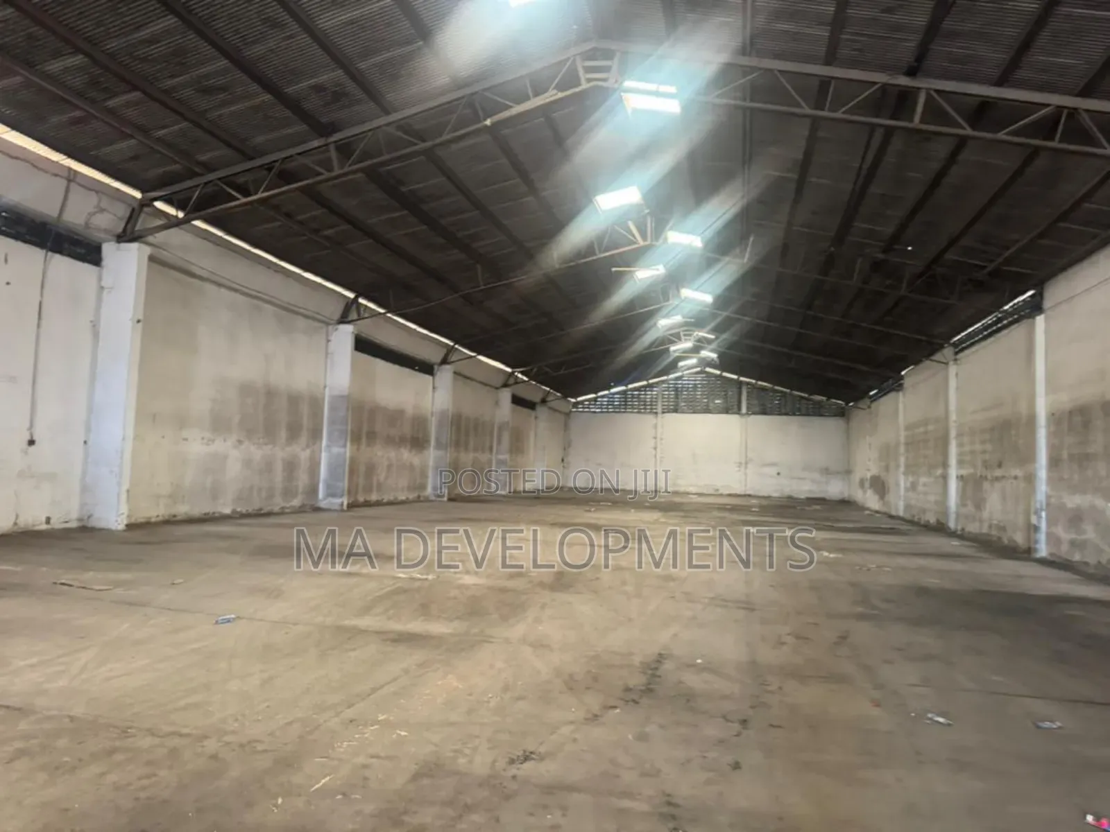 1,300 Square Meter Warehouse for Rent in Dzorwulu