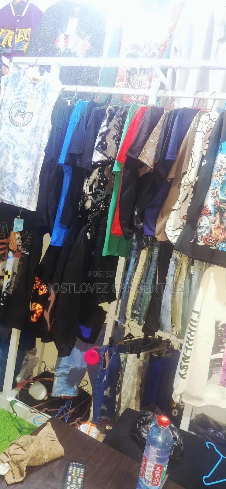 Stock Men's Jeans And T Shirt For Sale In Labadi