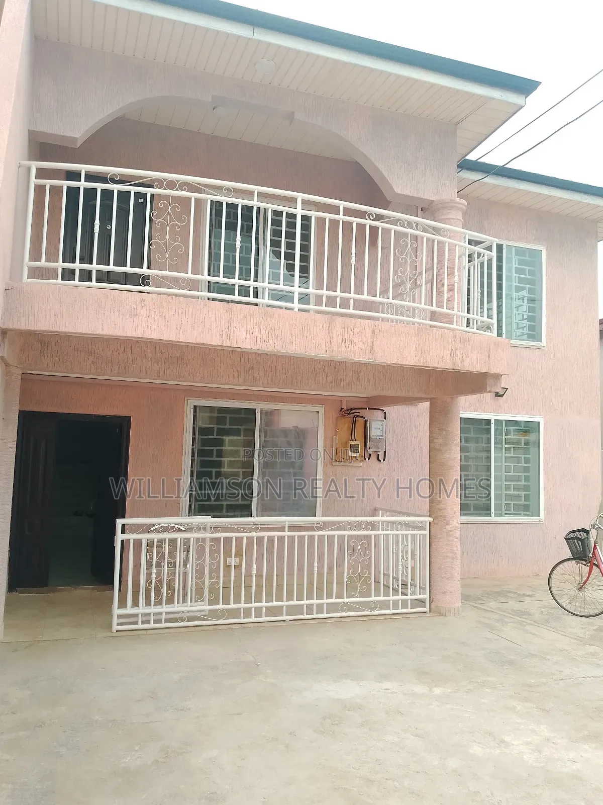 5bdrm House in Community 18 Area, Spintex for rent