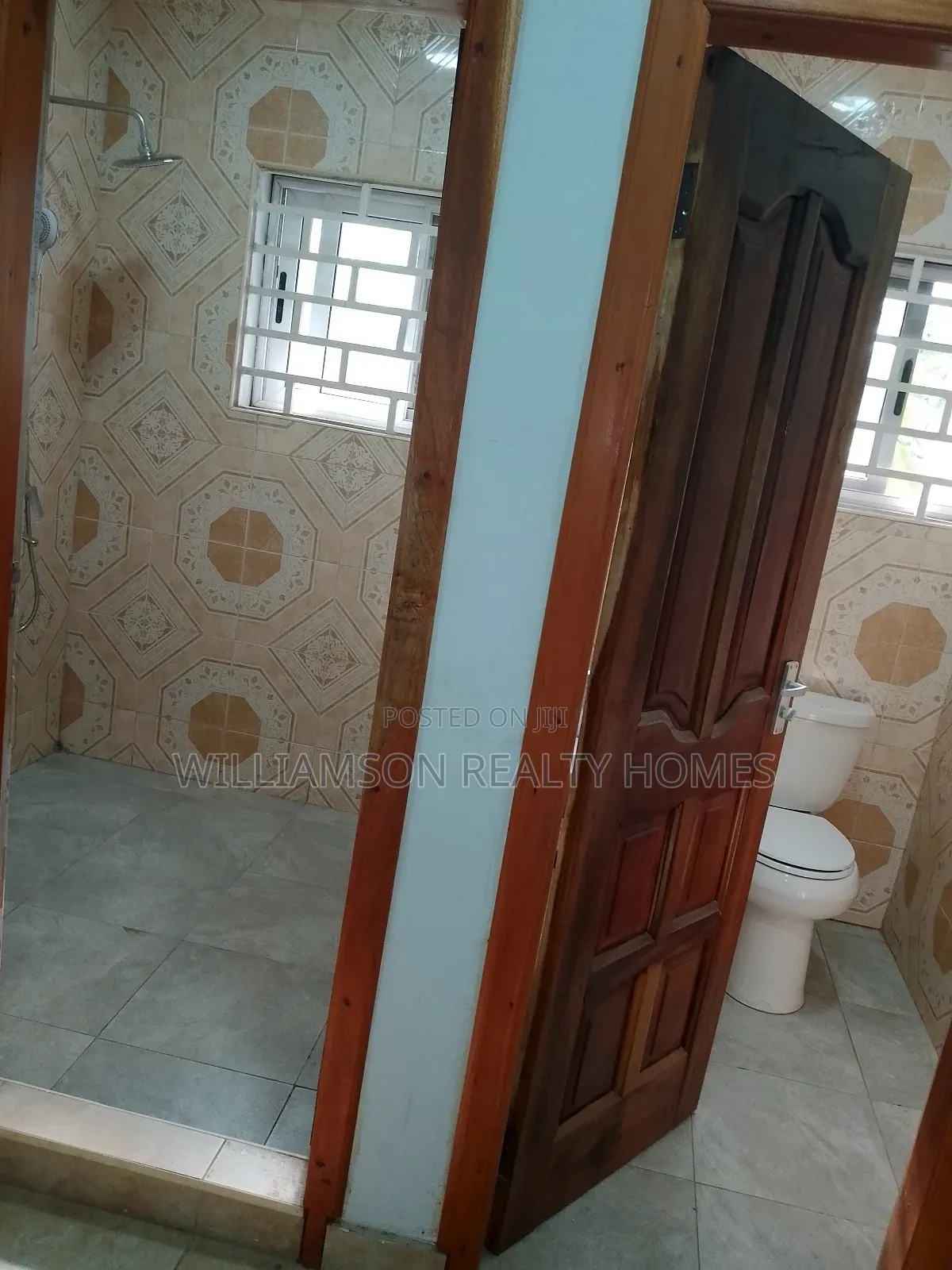 5bdrm House in Community 18 Area, Spintex for rent