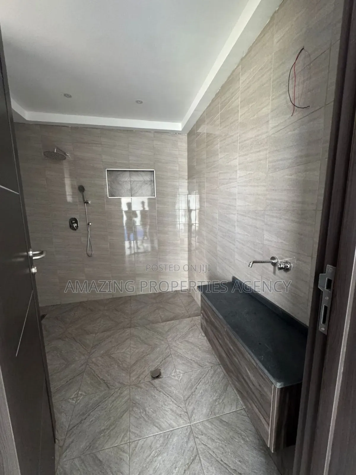 4bdrm House in Adjiriganor for sale