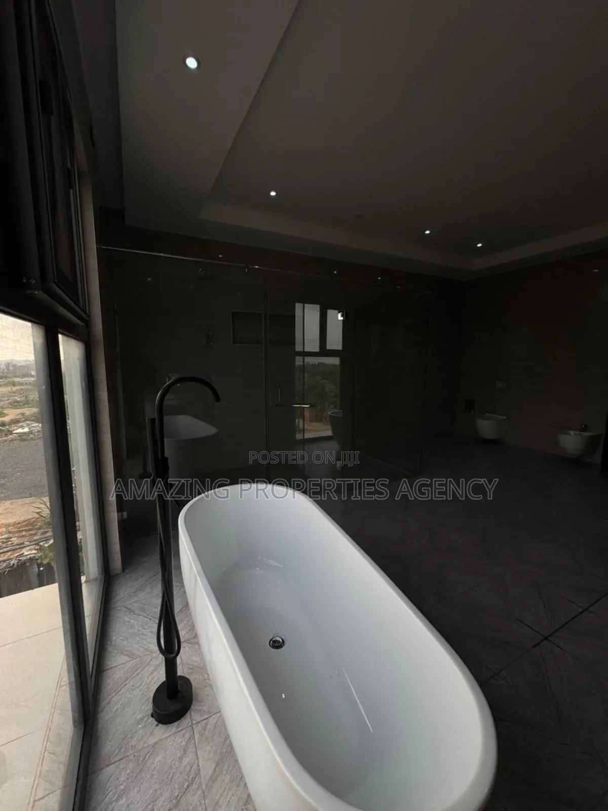 4bdrm House in Adjiriganor for sale
