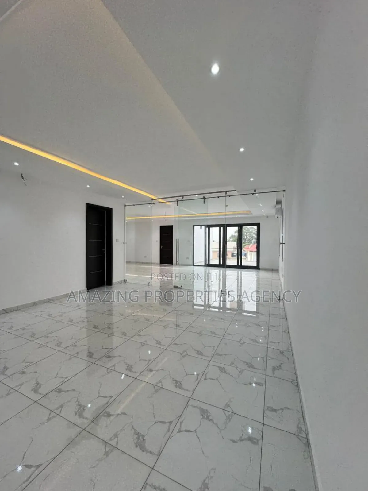 4bdrm House in Adjiriganor for sale