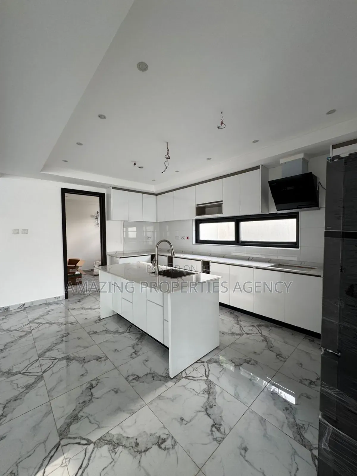 4bdrm House in Adjiriganor for sale