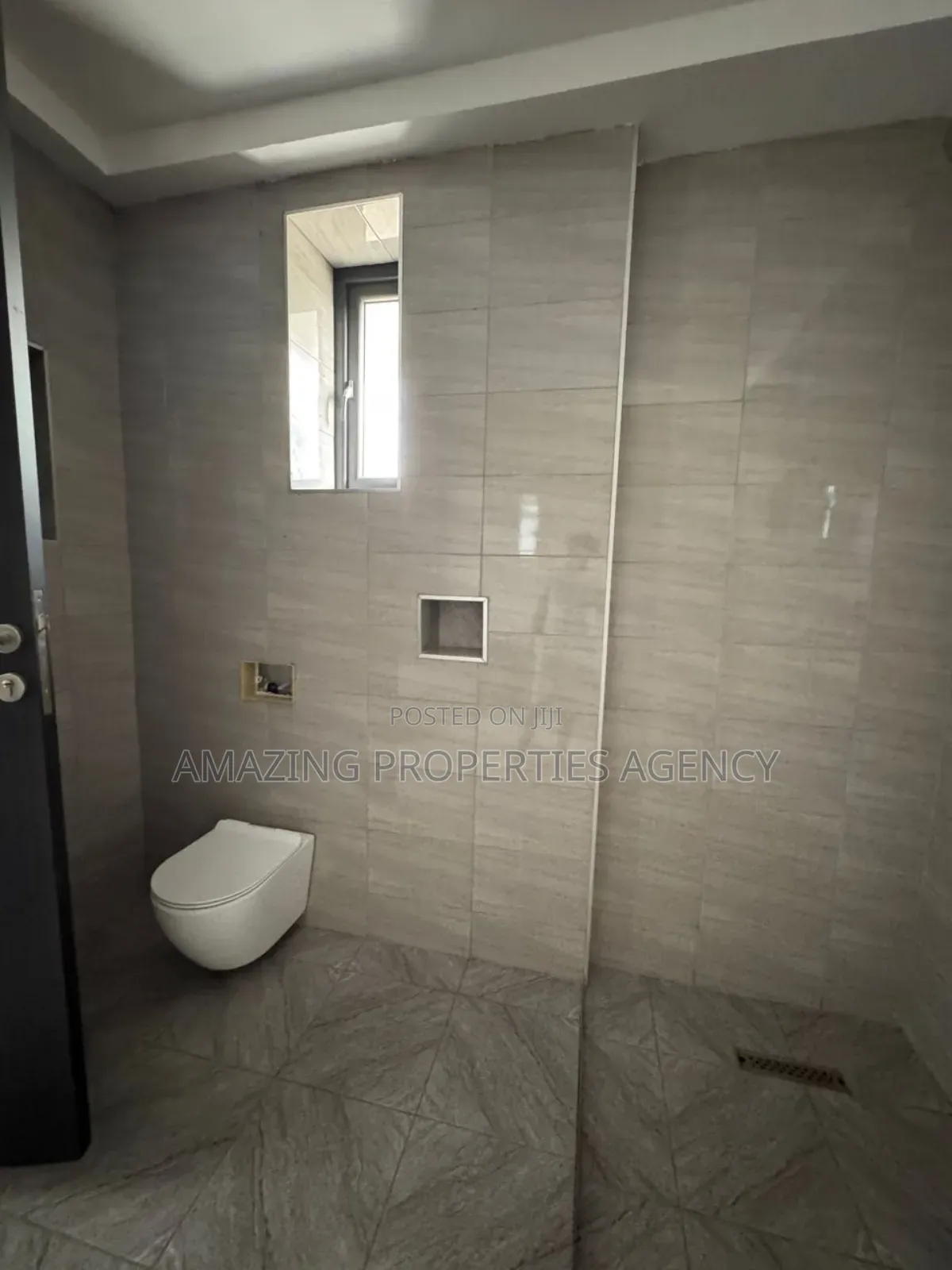 4bdrm House in Adjiriganor for sale