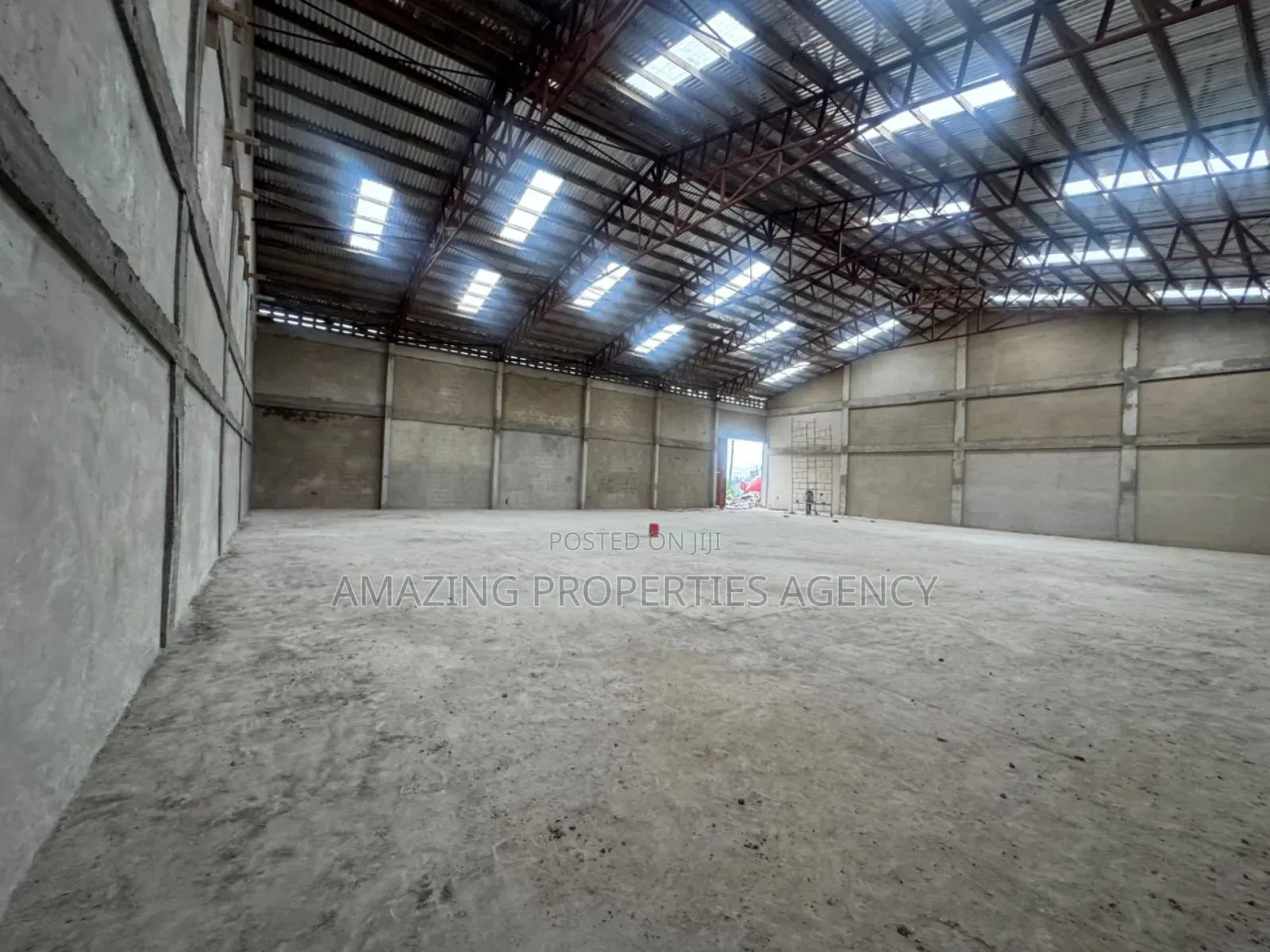 800sqm Warehouse for Rent at Tesano