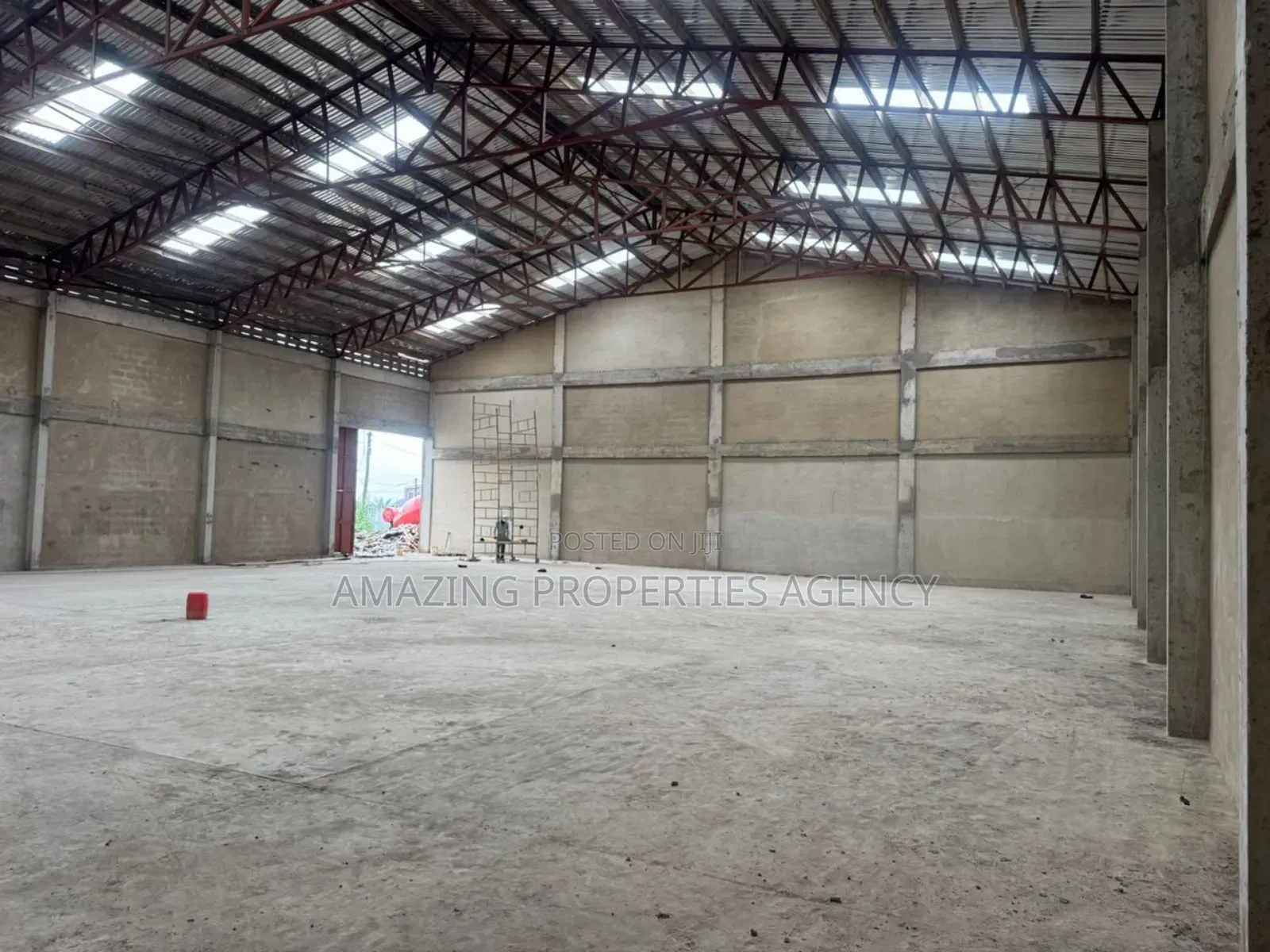 800sqm Warehouse for Rent at Tesano