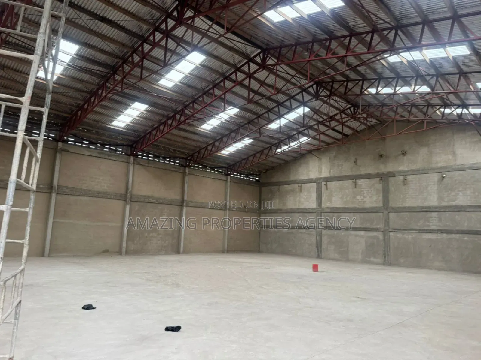 800sqm Warehouse for Rent at Tesano