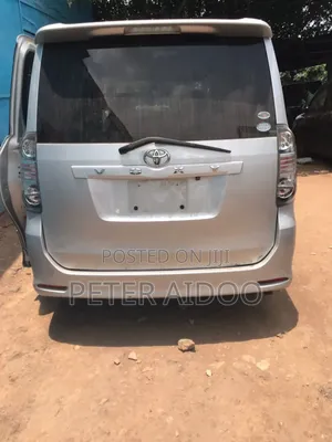 Toyota Voxy SV Premium 2014 White