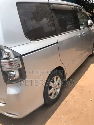 Toyota Voxy SV Premium 2014 White