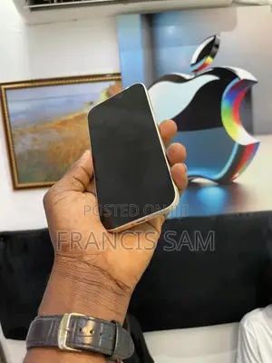Apple iPhone 15 128 GB Yellow