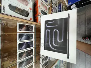 New Laptop Apple MacBook Pro 2024 M4 14-Inch 16GB Apple M4 SSD 512GB