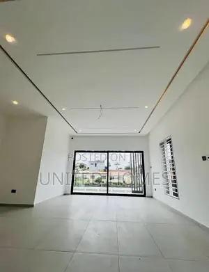 6bdrm House in Achimota for sale