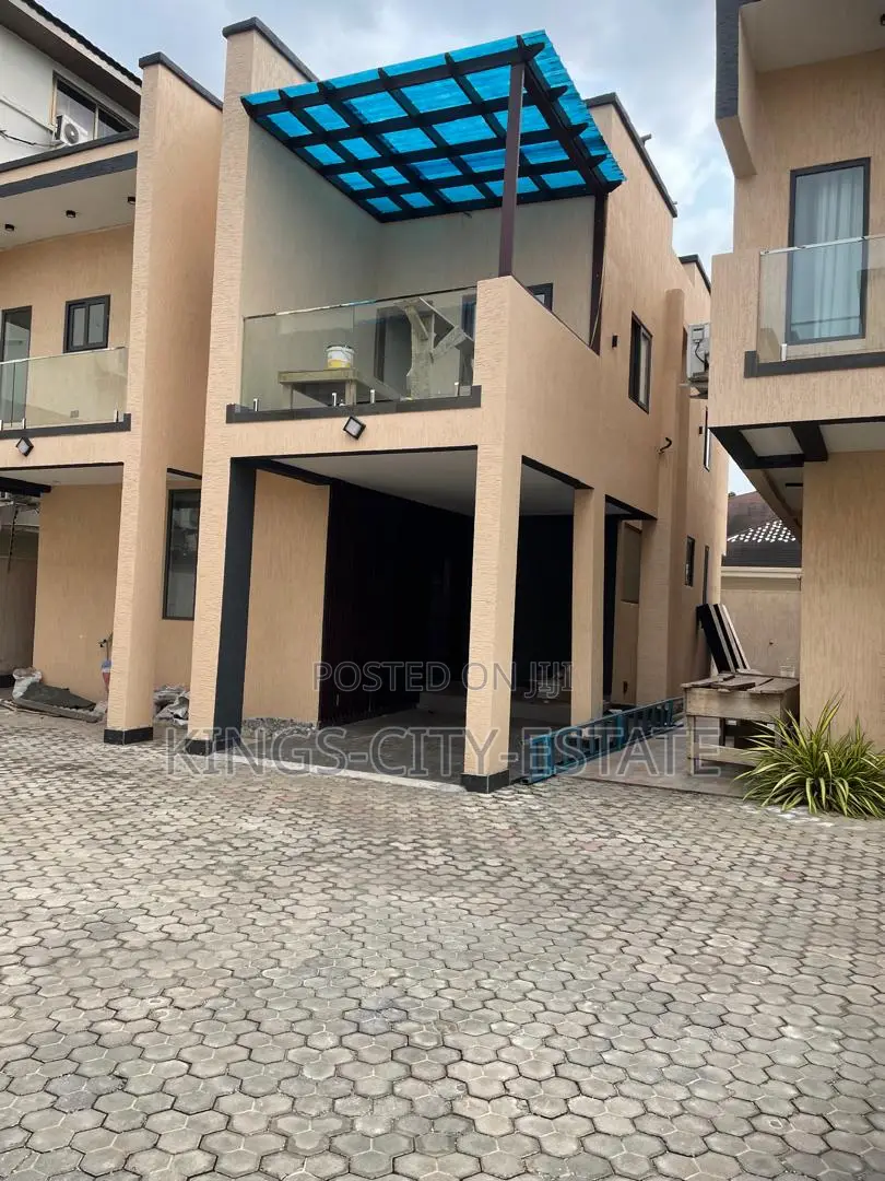 3bdrm House in Dzorwulu Special for rent