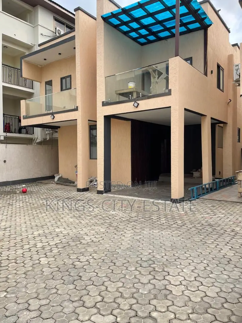3bdrm House in Dzorwulu Special for rent