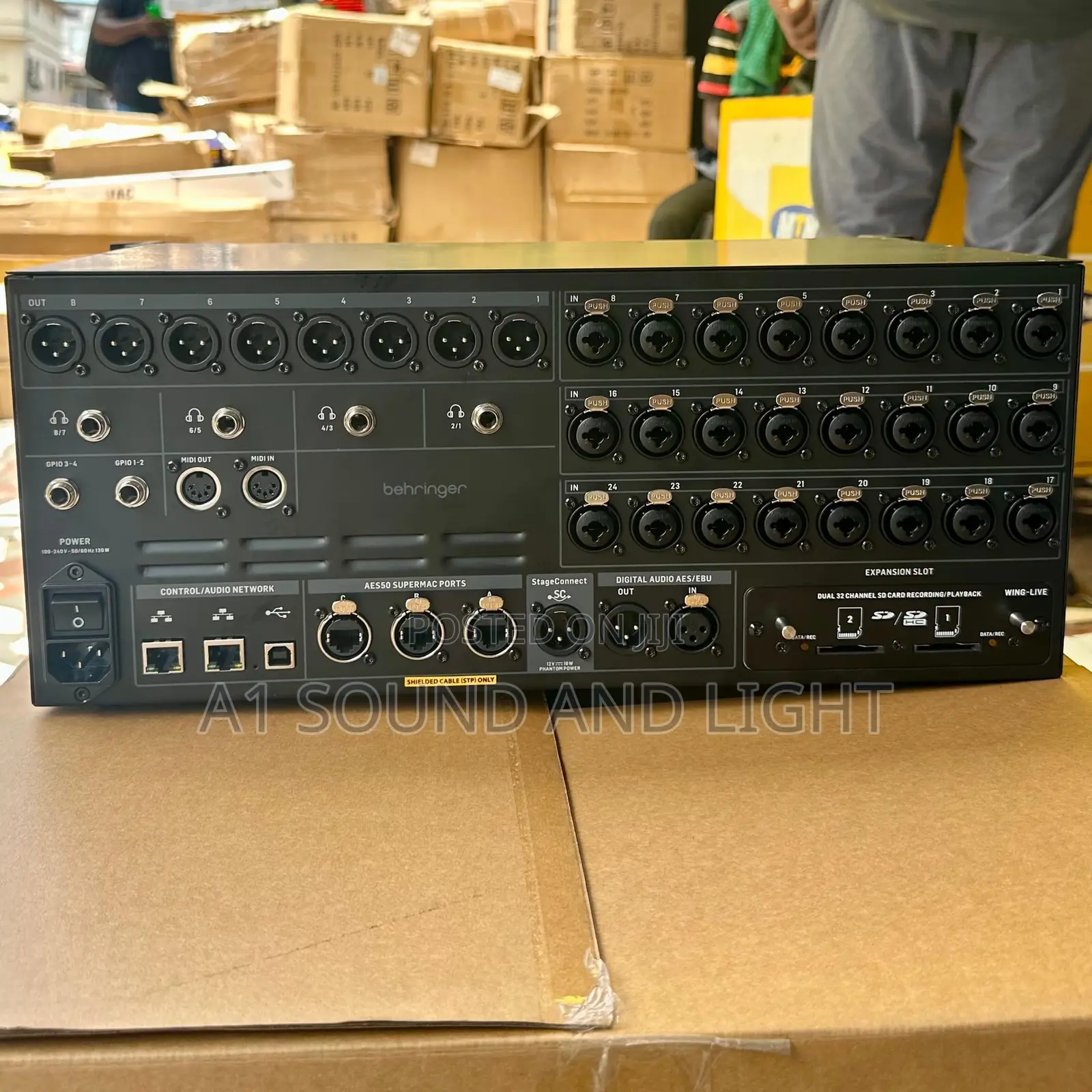 Behringer Wing Rack 48 - Channels Digital Mixer