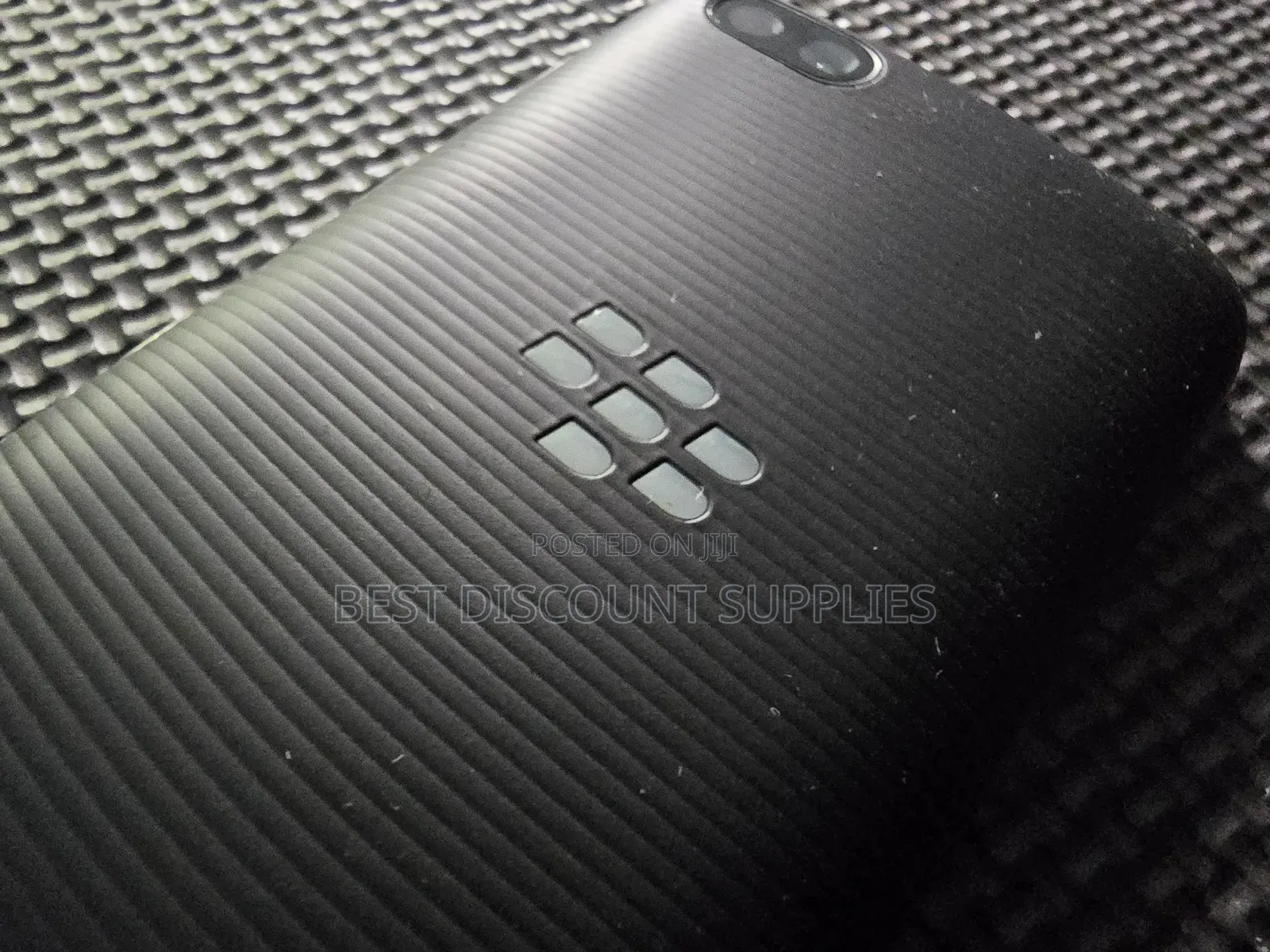 BlackBerry 9720 Black