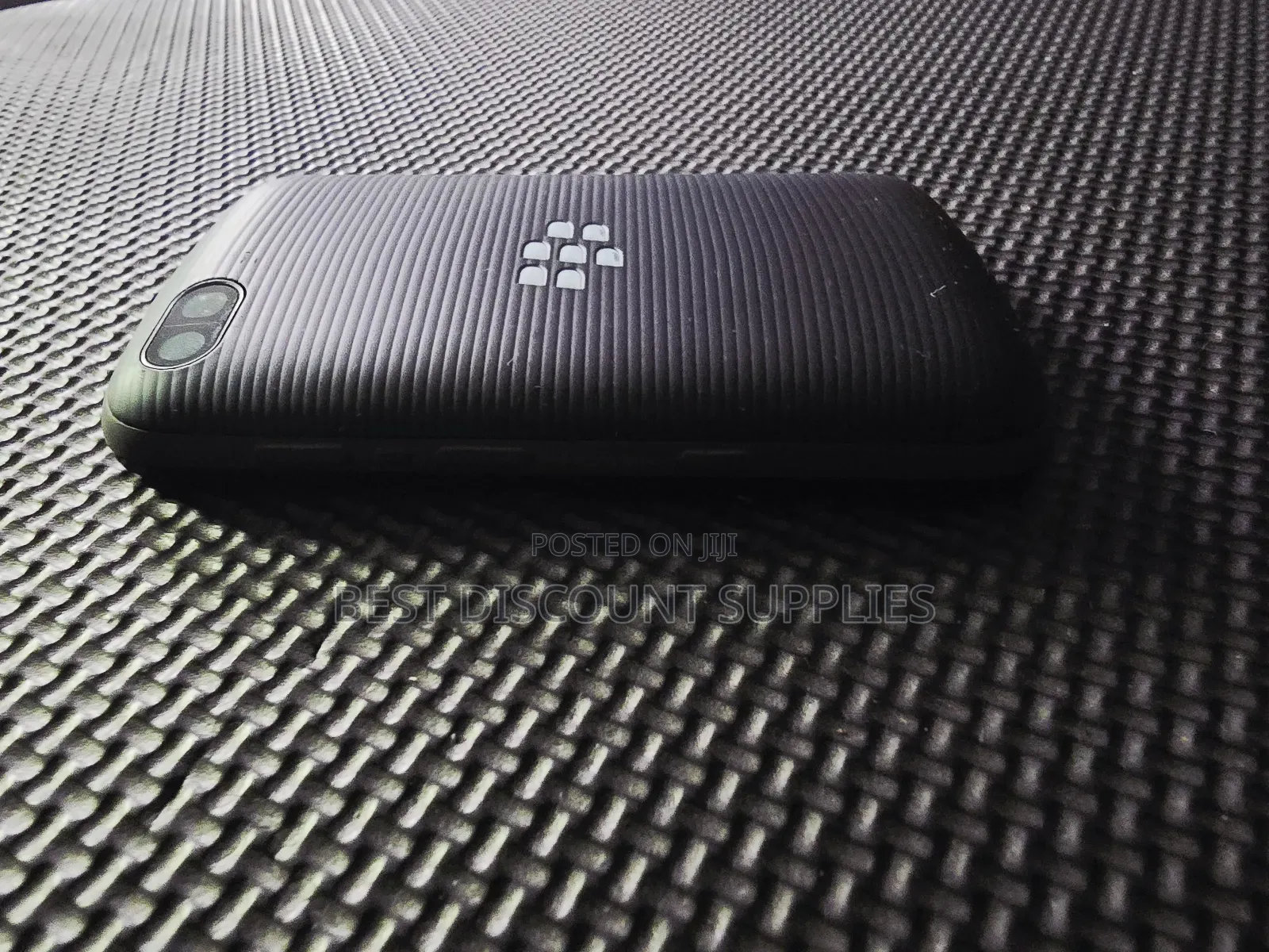BlackBerry 9720 Black