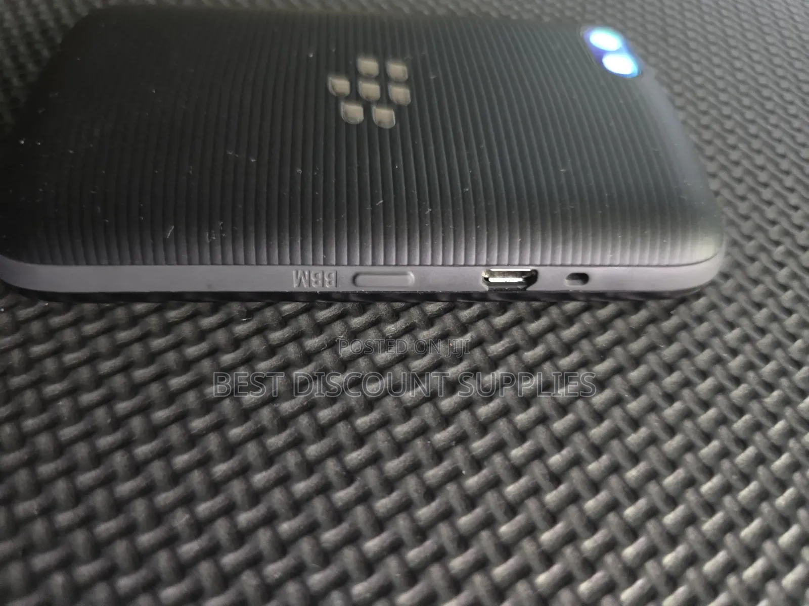 BlackBerry 9720 Black