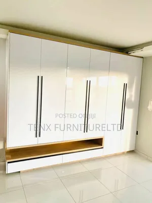 Wardrobe (Suspended Shelf)