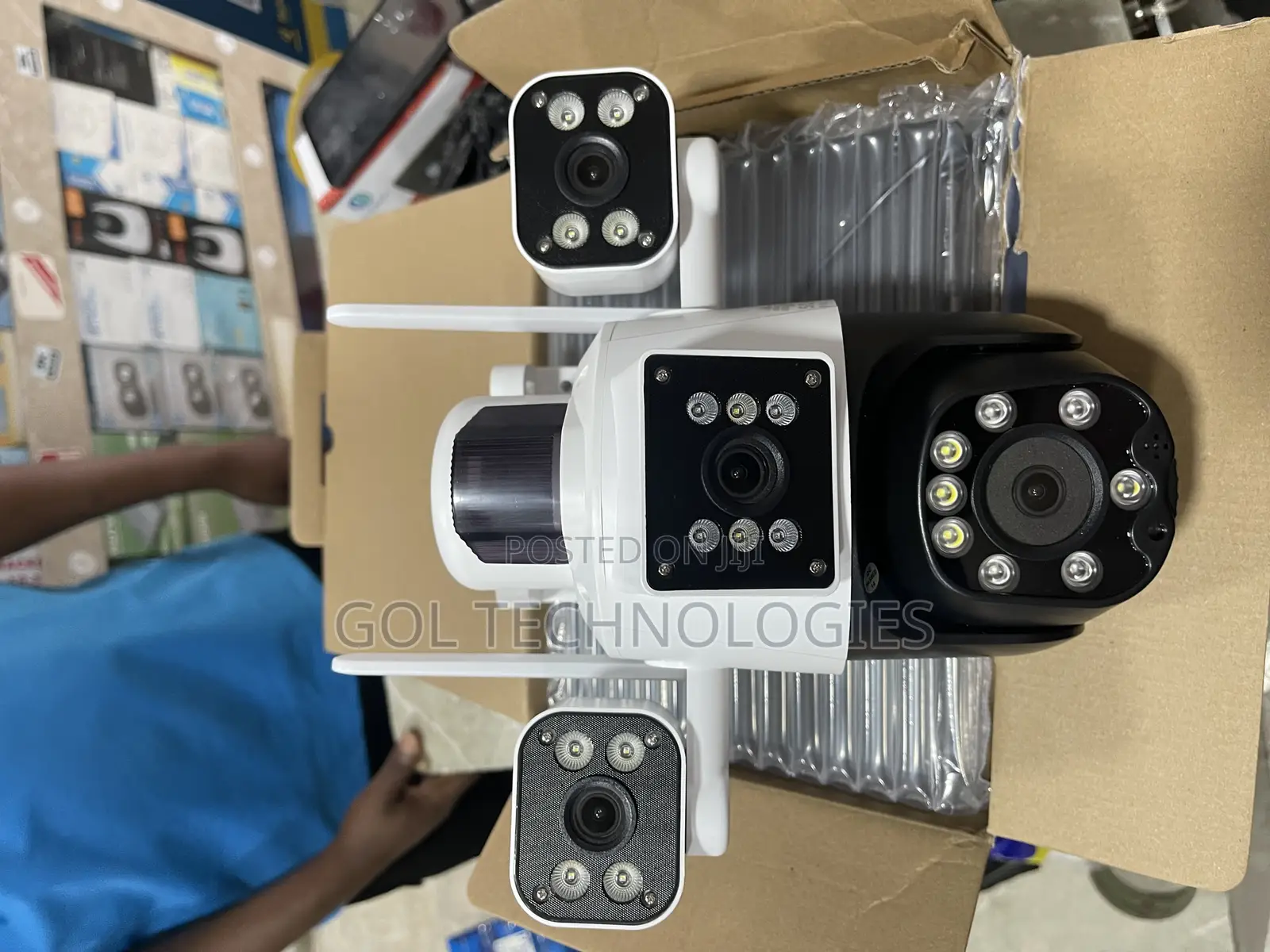 Solar Camera 4 Lens Adjustable 4g Camera With Motion Detector + 64gb