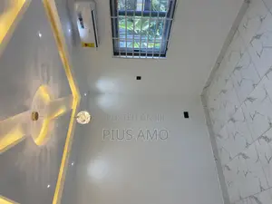 Executive One Bedroom Self Contained With Installed Ac