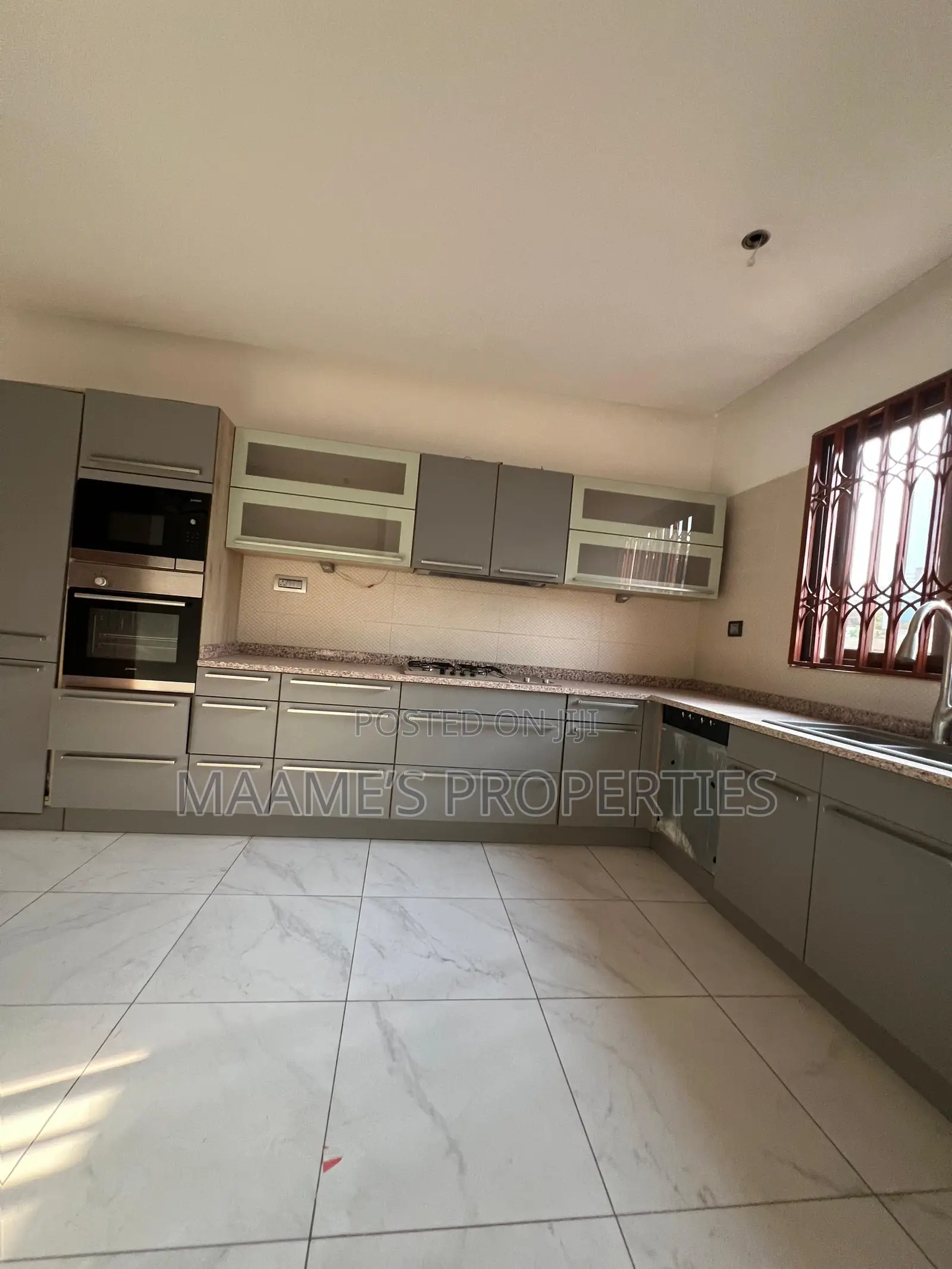 4bdrm Duplex in East Legon for rent