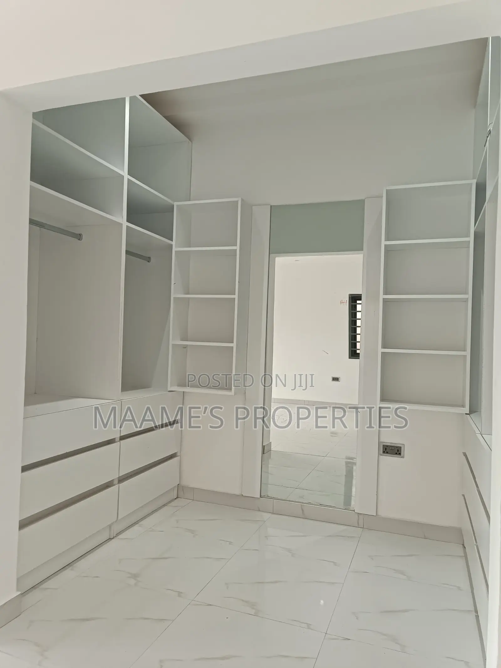 3bdrm Duplex in Oyarifa for sale