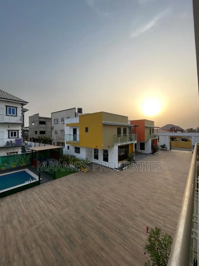 4bdrm Townhouse/Terrace in Spintex for sale