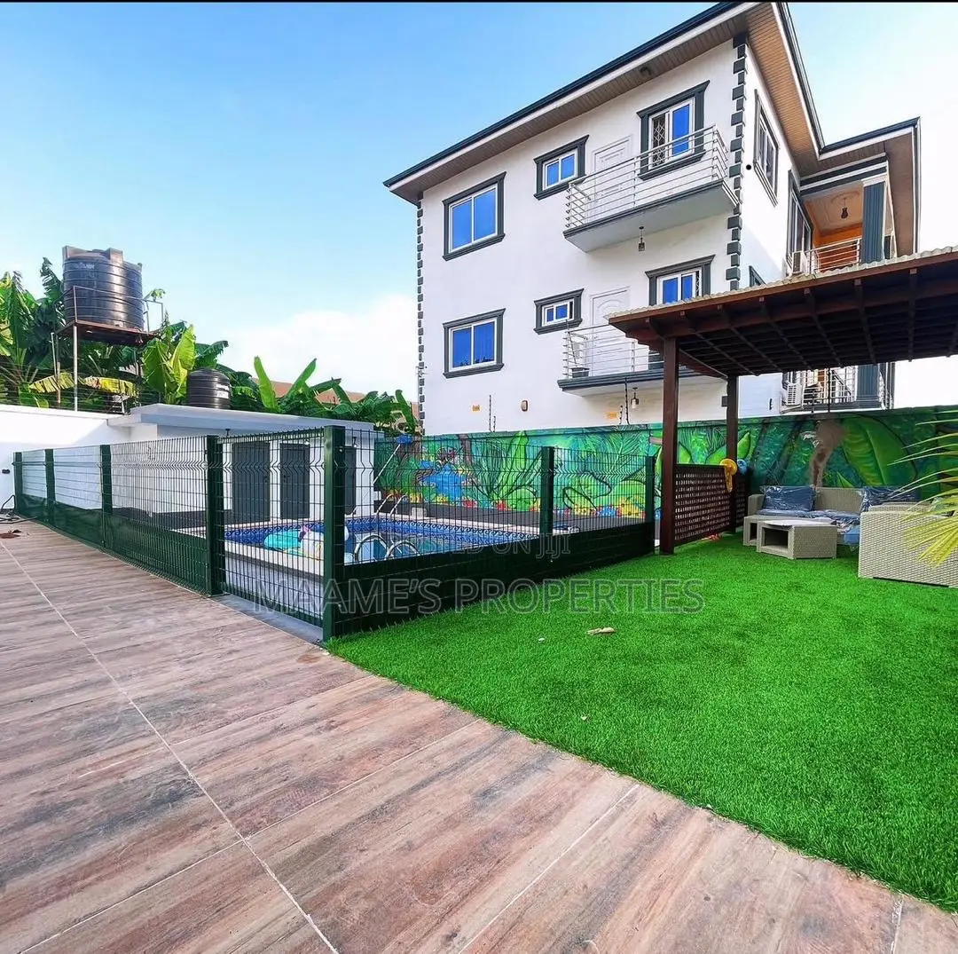 4bdrm Townhouse/Terrace in Spintex for sale
