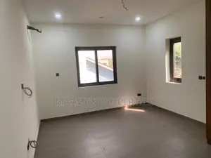 5bdrm Duplex in East Legon for sale