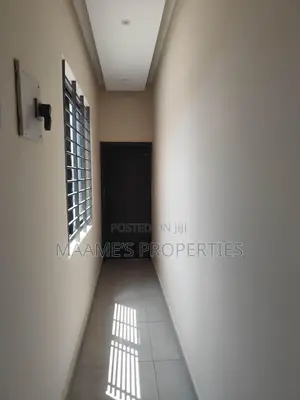 3bdrm House in Lake Side Estate for sale