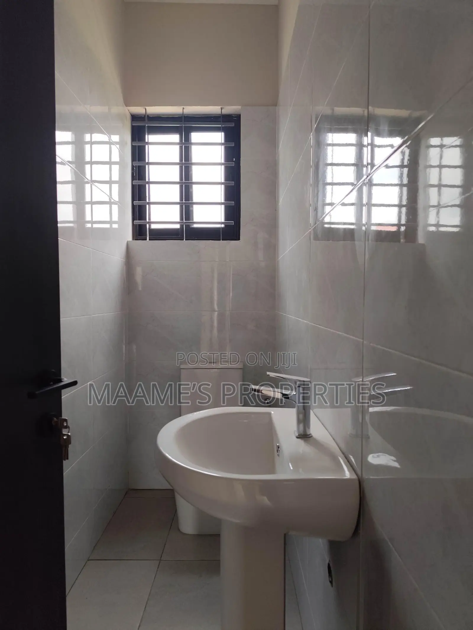 3bdrm House in Lake Side Estate for sale