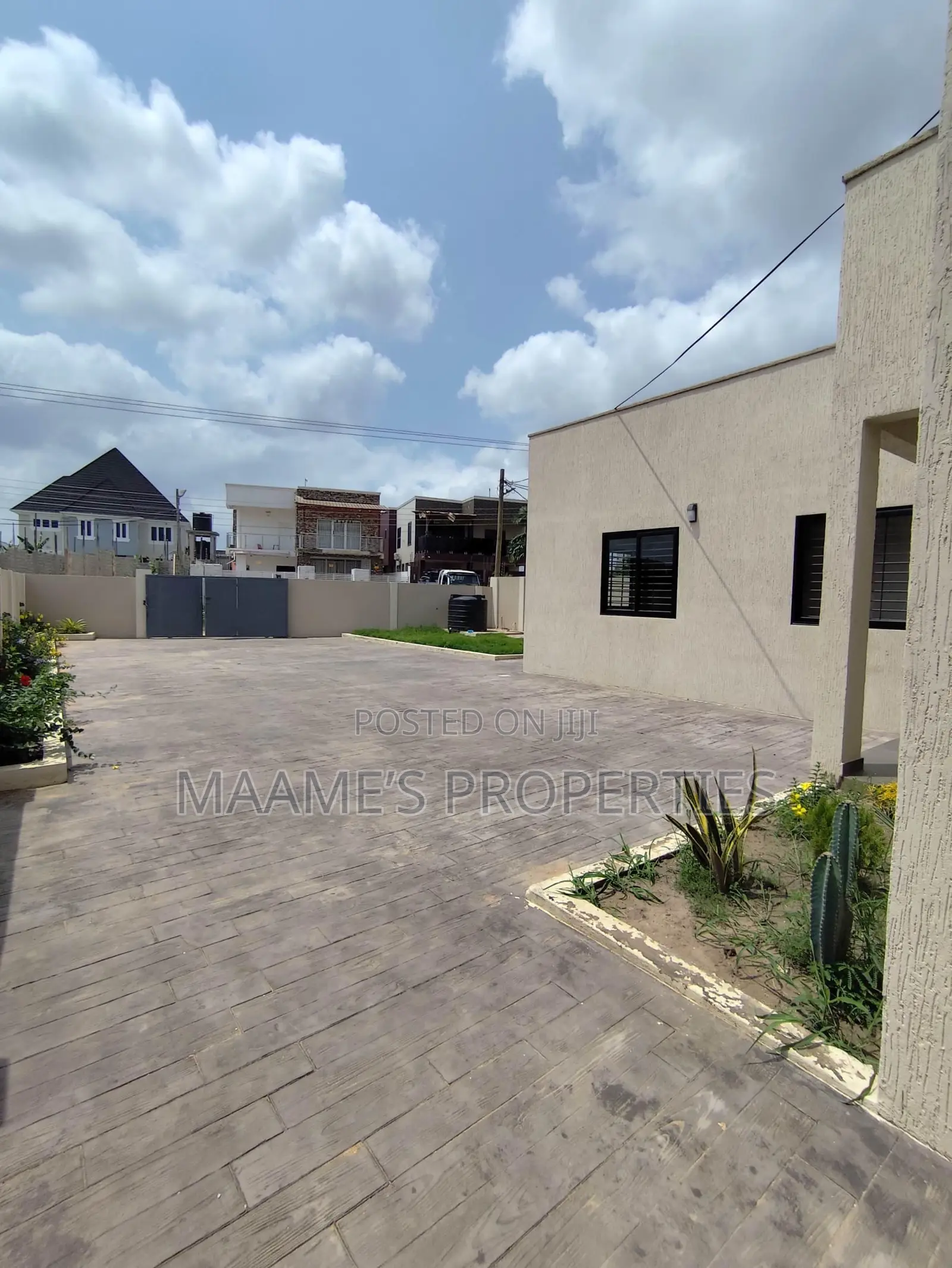 3bdrm House in Lake Side Estate for sale
