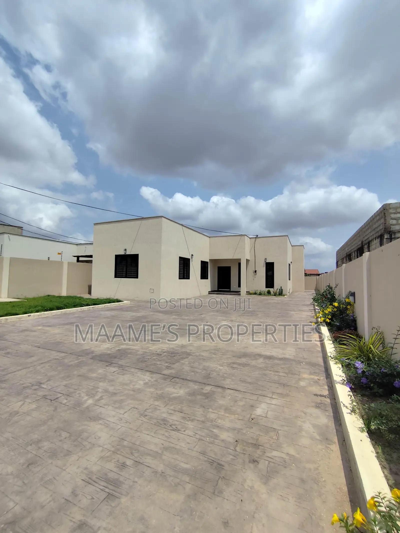 3bdrm House in Lake Side Estate for sale