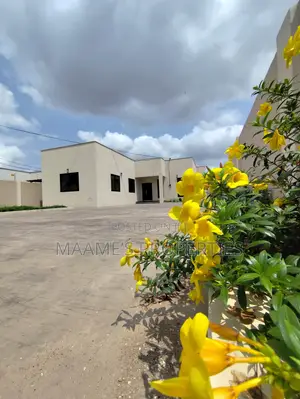 3bdrm House in Lake Side Estate for sale