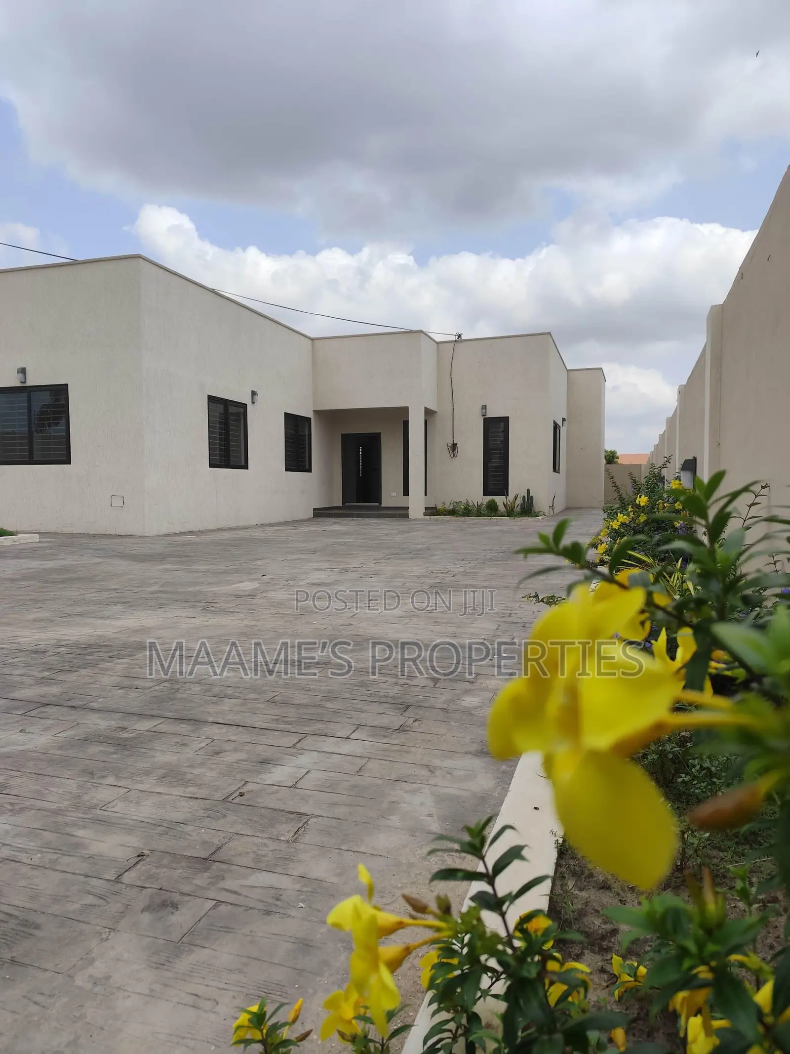 3bdrm House in Lake Side Estate for sale