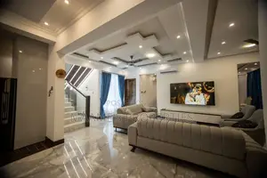 5bdrm Duplex in Sakumono for sale