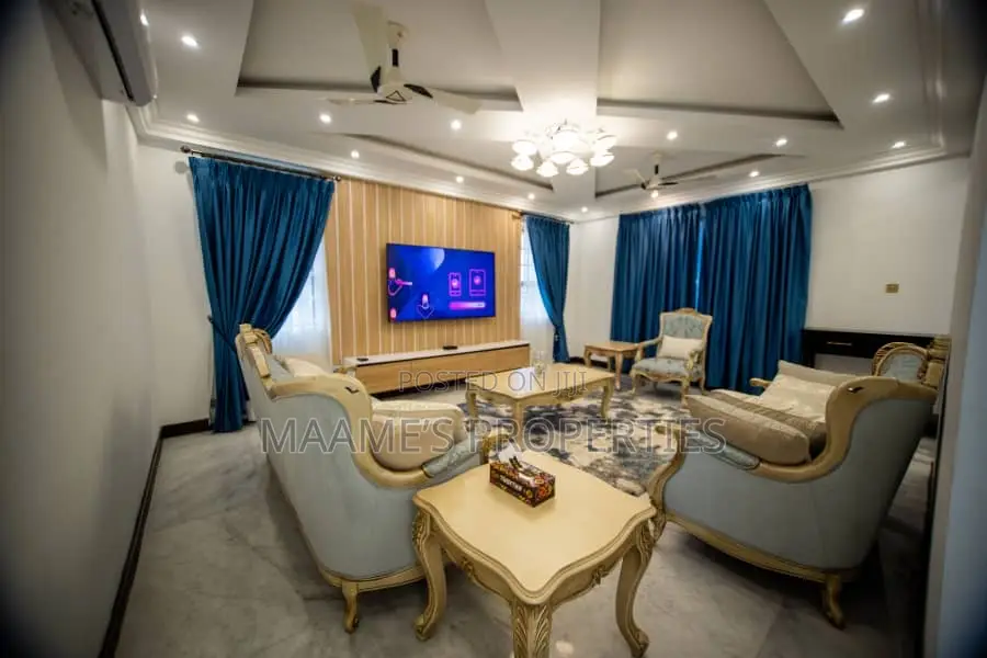 5bdrm Duplex in Sakumono for sale