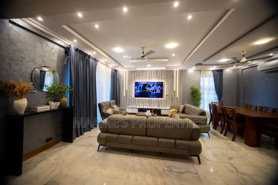 5bdrm Duplex in Sakumono for sale